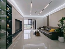 泸州次新小区 电梯四房 通透明亮 中间楼层 全新入住