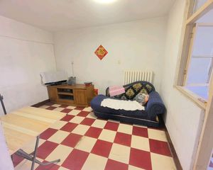 管道局八区,步梯低层,57平米,通透两居,毛坯售36万