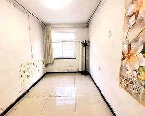 管中对面,管道局四区,三居,一楼,简装,可做门脸
