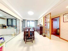 急售 河西中仁恒江湾城 四室三卫精装修 看南京眼 品质小区