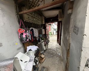东城安定门方家胡同北房一间出售