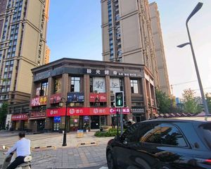 独栋二层商铺送露台36米广告面年租金21万