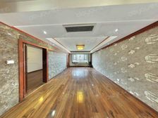 名泉广场旁,四建美林苑,改善大三室,中间楼层,采光好