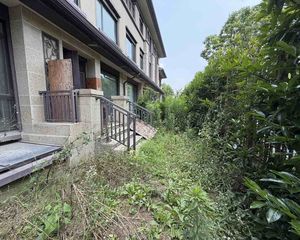 万濠山庄联排别墅 毛胚 前后院子 做了土建 性价比高