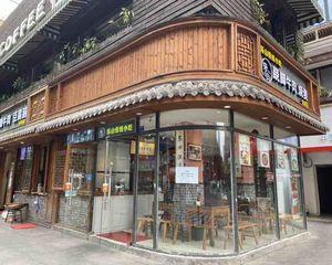 年收18万!富人区转角铺12米开间6米高,人流大,产权清无抵
