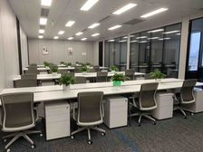 新世界宁波塔400平办公室带办公家具,配有接待室,公共会议室