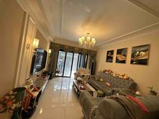 前后花园洋房复式楼、房东花了五十多万装修、诚心出售小区环境好