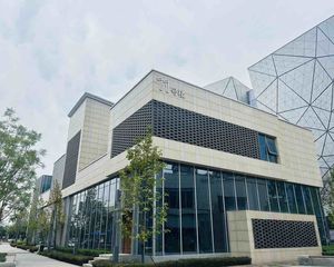 独栋出售!降价!实得面积5000多平,赠送大露台,花园双证齐