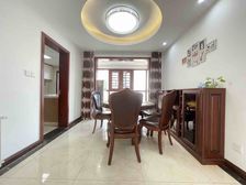 下楼就是万达!中式装修,带暖气!南北双阳台!精装毛坯价!