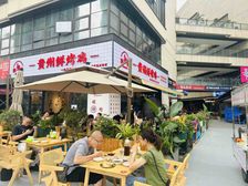 产权清晰!年租16万(贵州烤鸡)转角赠送6米外摆,无抵押包税