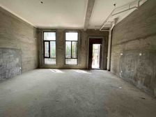 明园九龙湾 性价比超高的一套联排别墅 上下6层 可装电梯