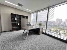 金茂广场296平 湖景办公 精装带家具 出价就租