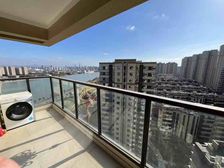 万象华府二期,靠江边的一幢一线江景,中央空调地暖新风系统