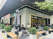 金融城旁!大开间转角铺(星巴克)年租20万,双证齐全,过户快