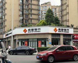 年租22万!转角成熟(成都银行)十字路口,20万常住人口!