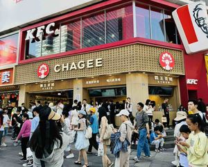 春熙路转角铺!年租22万,成熟10多米大开间,双证齐全包税费