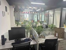 转租/新加坡科技园148方3加1带家具只需8000元月付