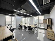 南向全方位落地窗观景 首月免费体验48方1个间隔8个工位宽敞