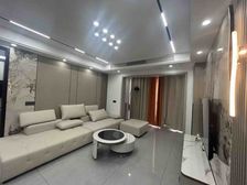 业主急售,枣山小学旁精装大三房,直接拎包入住看起可谈