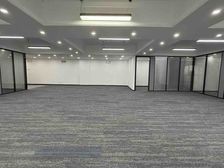 万博商圈 全新装修 5隔间 46人工区 首次出租 性价比巨高