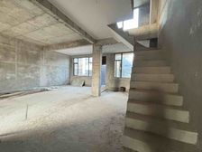 汉港凯旋城 上下四层联排别墅 送前后大花园 已现浇改造好