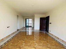 十里江湾四房新净少住 送电梯口车位