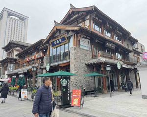 捡大漏,文殊院景区旁!年租22万,带80平外摆区,旅游人群多