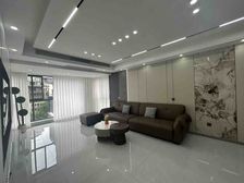 公园旁,品质洋房小区,精装大三房,快来捡漏