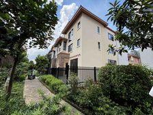 珠海唐家旁 云山雅墅 全新精装双拼别墅 带两个车位 已装电梯