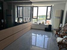 雪玉花苑 111平3居 南北通透 精装修 新换的断桥铝门窗