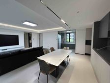 亏死了,装修一天未住,金辉洋房,总高10层,一梯两户