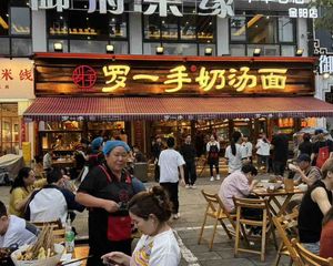 包税急售,年租20万(罗一手奶汤面)成熟临街,租约稳定,证齐