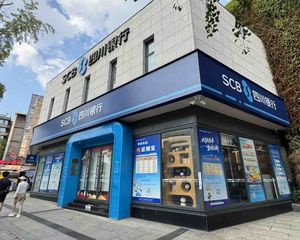 宽窄巷子旁一楼成熟临街(四川银行)年租16万,双证齐全无抵押
