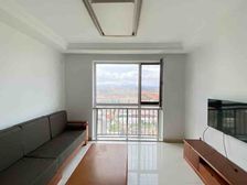 47.8万93平 自在香滨精装两室 樱花湖畔生活便利海边小城