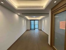 海纳春江 精装修三房 楼层位置好 地铁口 商场边 便宜出