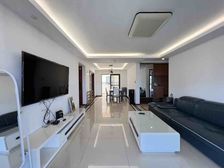 金域蓝湾 精装保养新 125平南北对流 中楼层 带车位可谈价