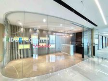 华贸中心1千平遗留装修20个功能间+31人工位区甲方直租