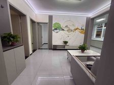 三中 纯一楼带小院 三居 带家具 拎包入住 老证 带储间