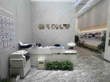 九龙山合生汇500平精装带家具紧邻外企大厦4元租