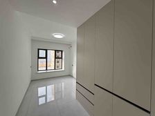 三中!河西小学!四室两厅两卫!精装未住!好楼层!