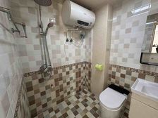 九中对面的电梯房!精装未住的两居室!老证好楼层!