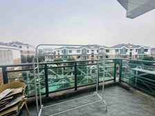 步梯四楼送大阁楼,一梯两户得房律高,三新书包,随时看房