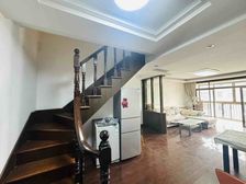 南北直通大四房 小区临河位置 有固定车位 价格可谈 随时看房