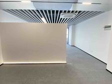 滨湖万象汇!新体旁!全新精装139平带隔断!价格实惠面积全