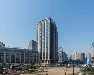 城战火车站 外海西湖国贸出售 单价12200 带租约回报6