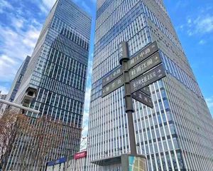 万达广场1000平正江景写字楼 高区精装9500一平 可自用