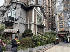 还价就卖!年收32万,带200平花园小独栋,成熟临街,产权清