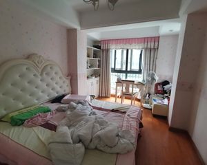 青林湾七期观澔4室2厅2卫南朝向300.0万元/套出售