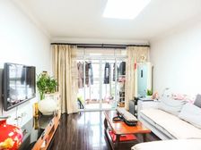 新出南北通三房+自住精装修+户型正气+中高区采光不挡