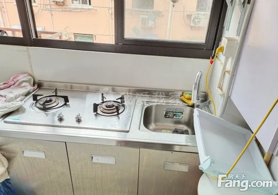 房东诚心出租，能长签，家电齐全，拎包入住，随时看